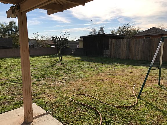 5th image of 15359 Rosemary Dr