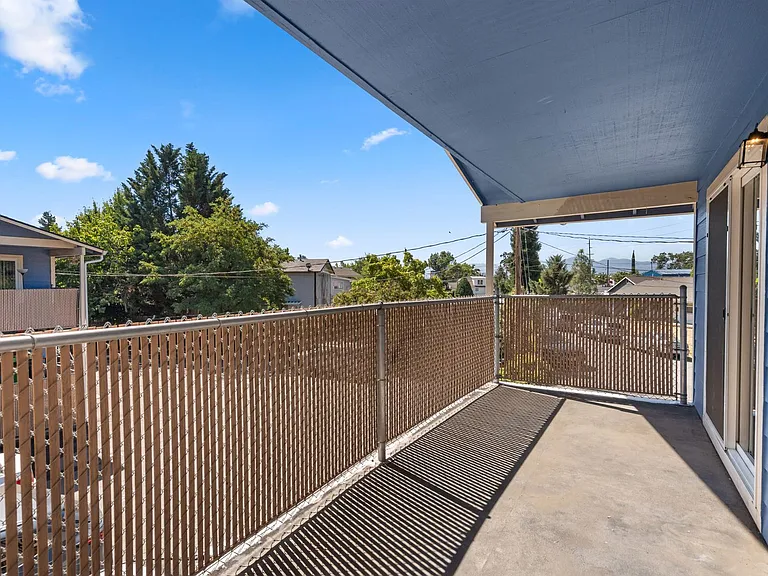 448 N 1st St — Photo 38