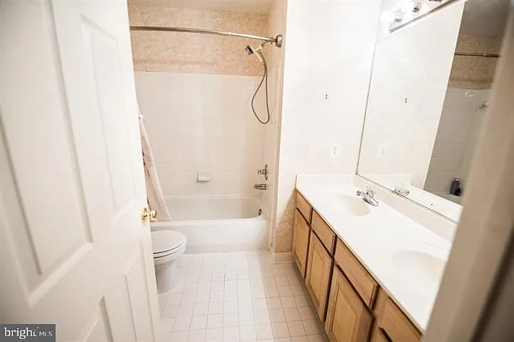8359 Regal Oak Ct — Photo 29