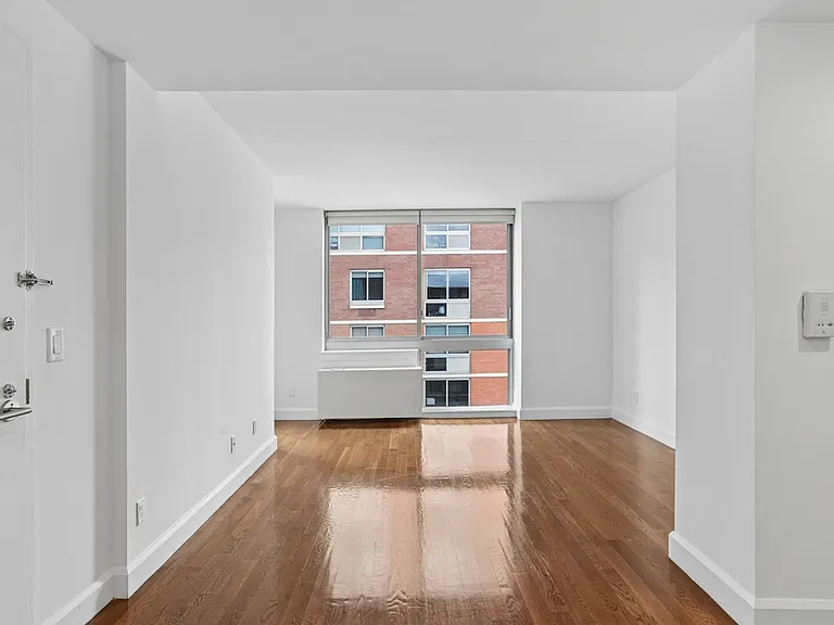 225 Schermerhorn St #10E — Photo 3