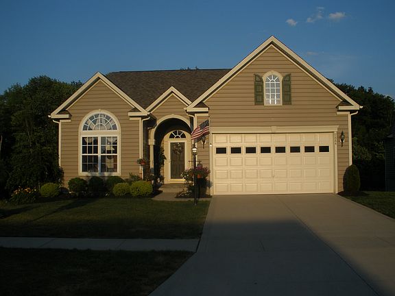 2nd image of 9884 Creekside Way