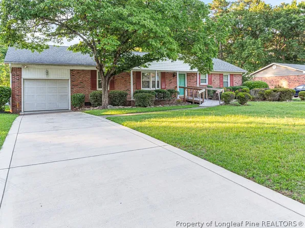 1733 Daisy Ln, Fayetteville, NC 28303