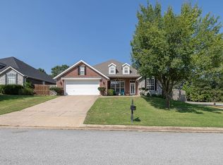 1843 N Fallbrook Way, Fayetteville, AR 72704