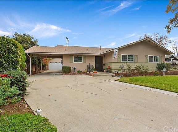 2nd image of 2290 Glencoe Way