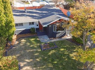 7 W Stirling Close, Red Deer, AB T4N 0A8