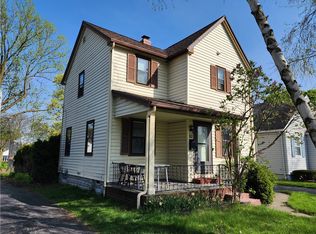82 Westview Ter, Rochester, NY 14620