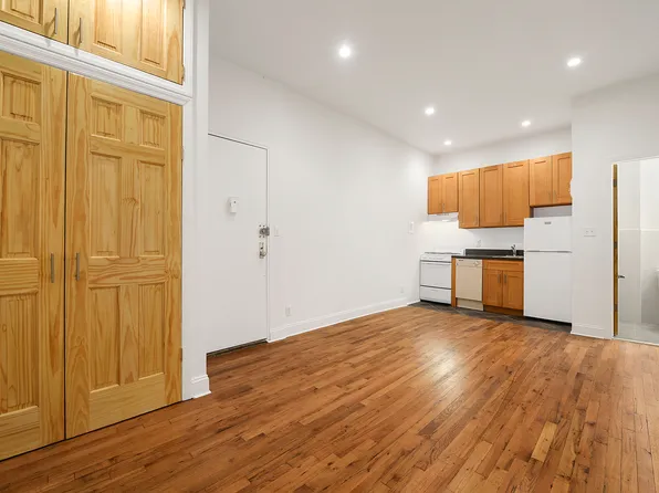 330 West 85th Street image 1 of 8