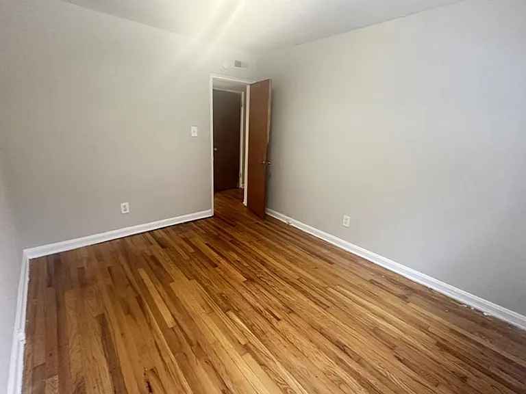 596 Lowell Ave — Photo 37