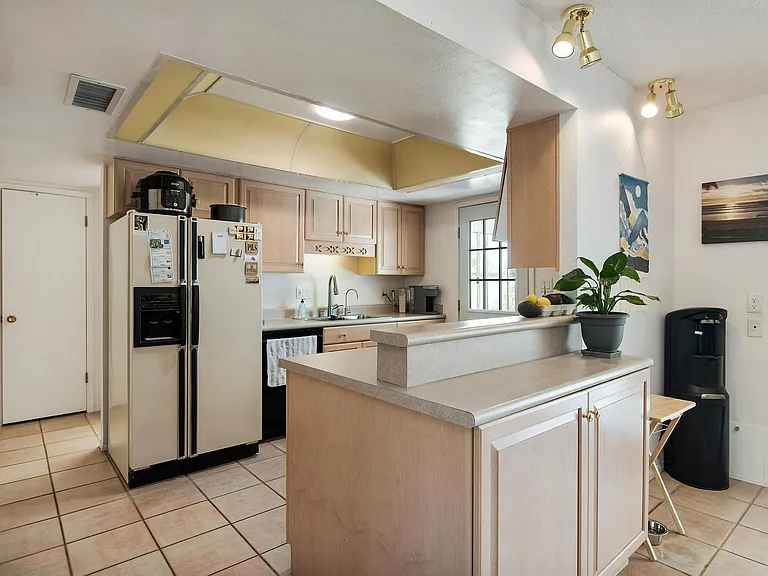 3117 S Jentilly Ln — Photo 22