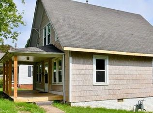 1054 N Bridge St, Elkin, NC 28621