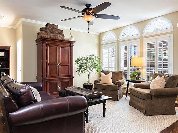5th image of 1430 Charlotte Way