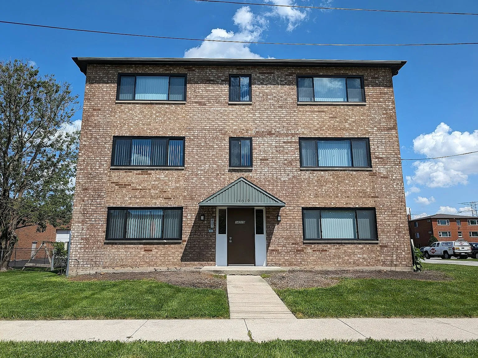 14019 Kilpatrick Ave APT 2S photo 1