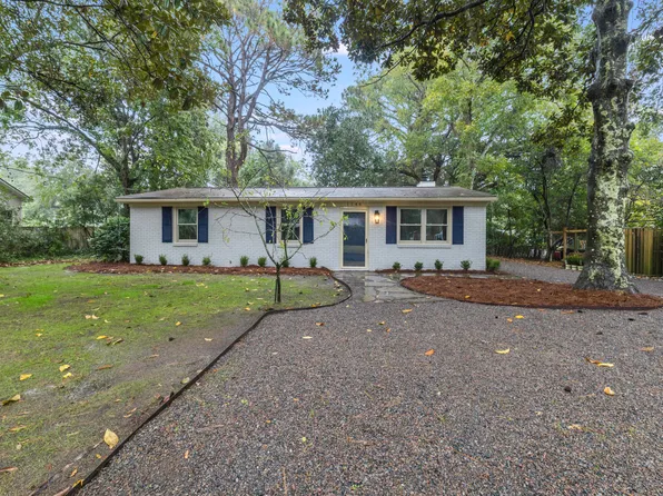 1146 Brigantine Dr, Charleston, SC 29412