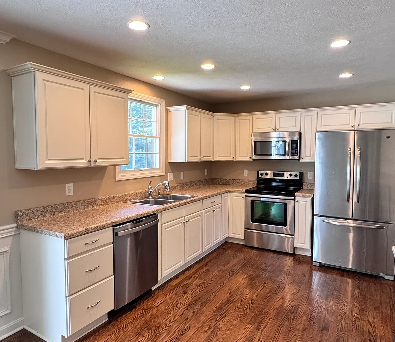 3 bed, 2.5 bath, 1726 sqft, $2,750 — Photo 4