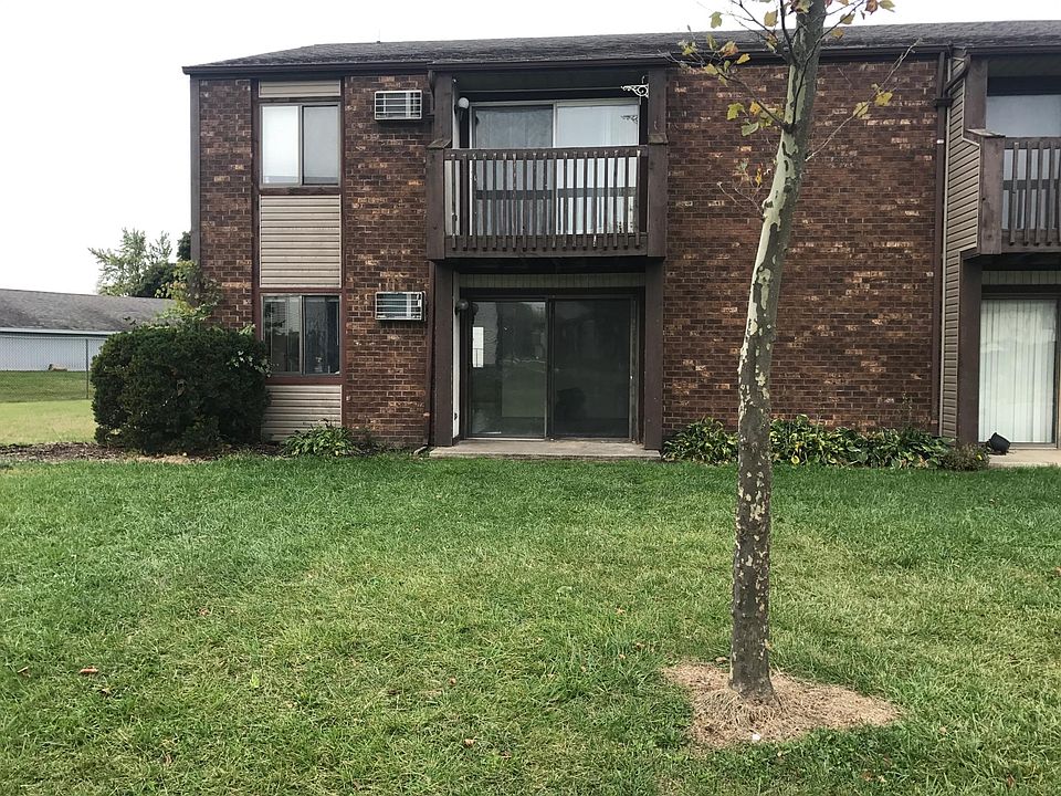 1st image of 1126 Country Ln
