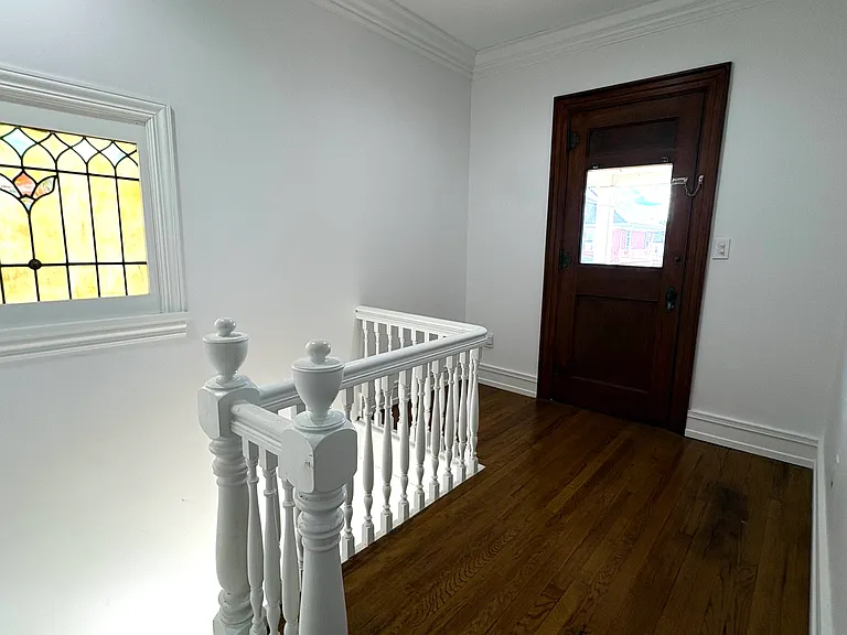 2nd Fl - Landing & Entrance to Covered Deck