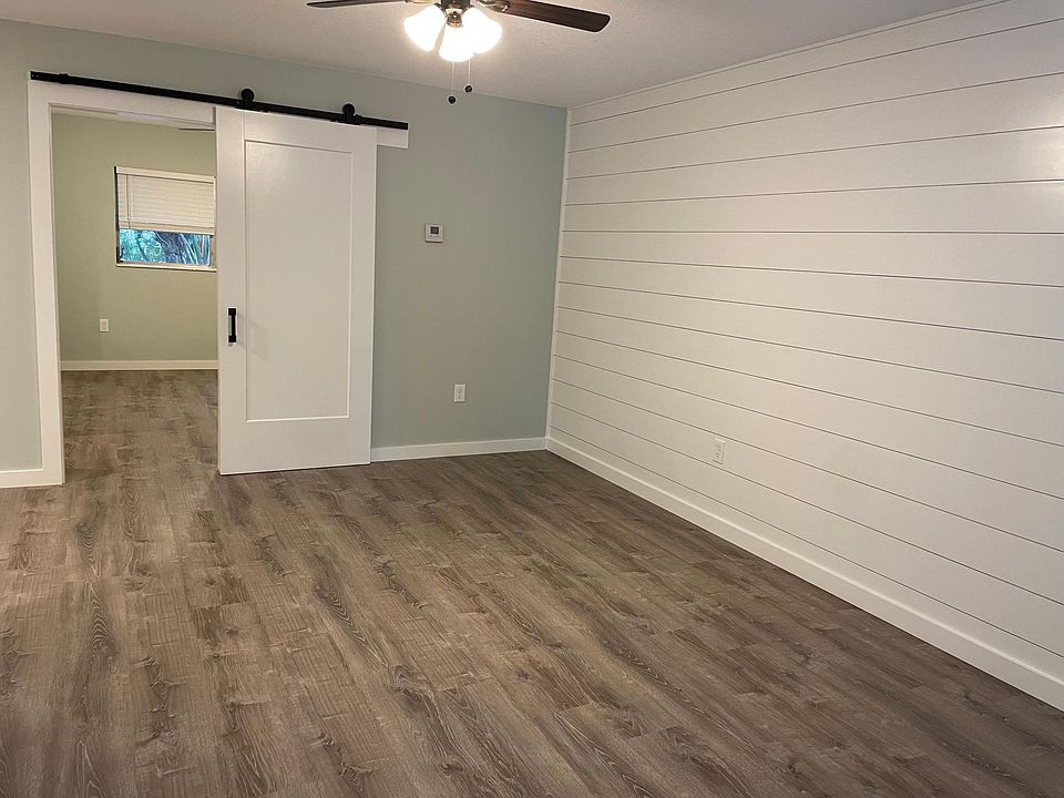 2nd image of 115 NW 17th St #2B