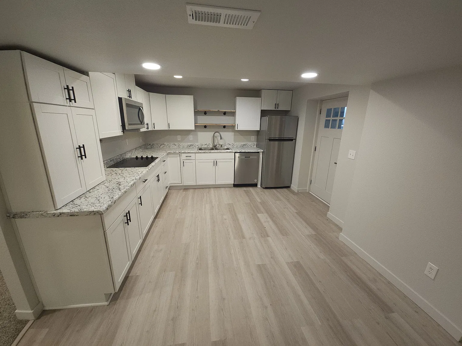 2 bed, 800 sqft, $1,700 — Photo 1