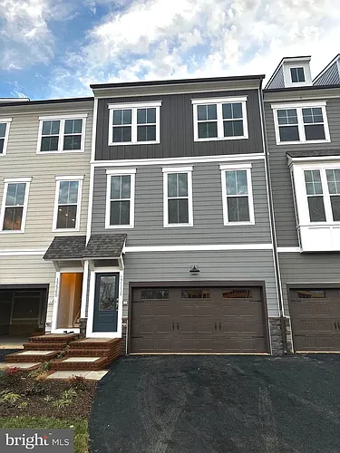 17958 Woods Overlook Dr Photo 1