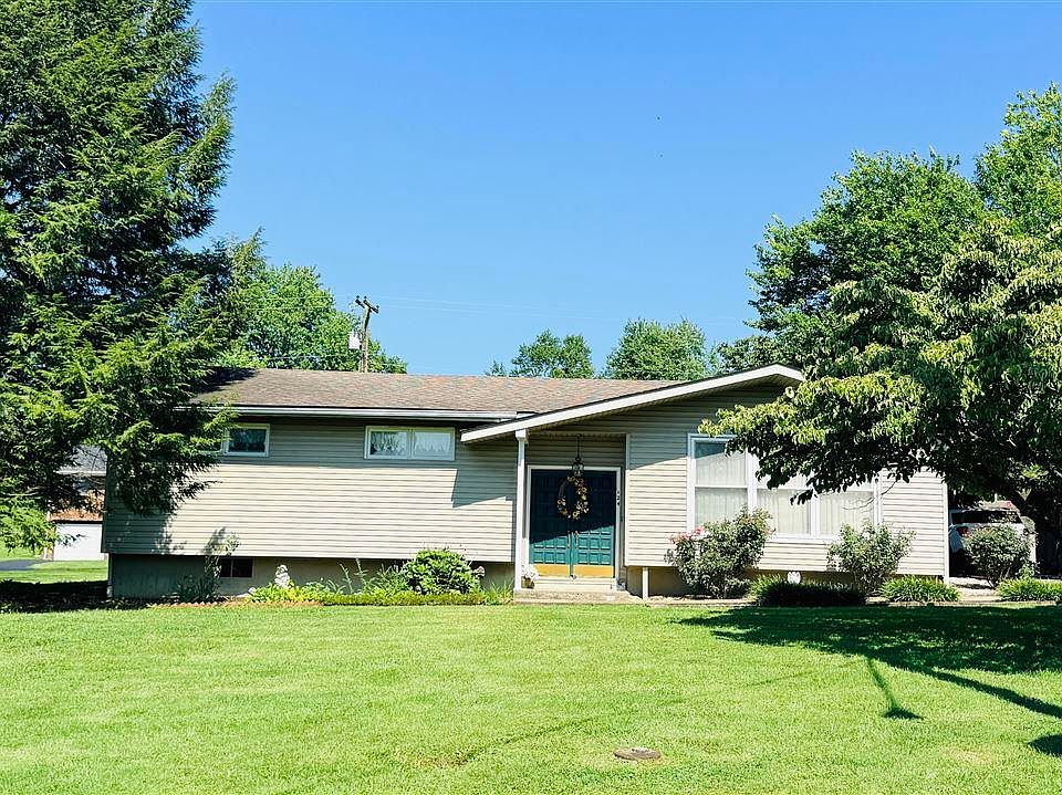 1st image of 124 Arlington Cir