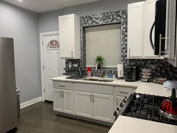 5th image of 1059 N Mayfield Ave #1