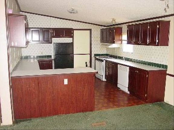 http://www.propertyboss.net/CustomerImages/DFF001_92991/media/Properties/18745%20US%20Hwy%2027/zsmal