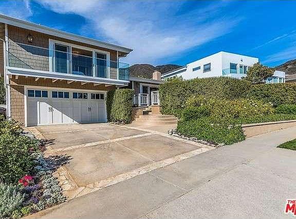 3rd image of 3615 Seahorn Dr