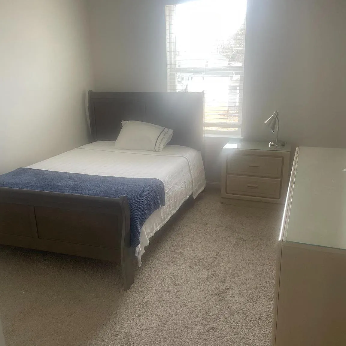 4 bed, 2.5 bath, 1906 sqft, $3,000 — Photo 4