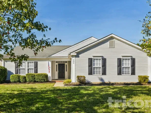 205 Brookstone Dr, Mount Holly, NC 28120