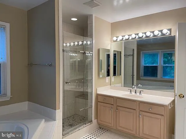9419 Spruce Tree Cir — Photo 15