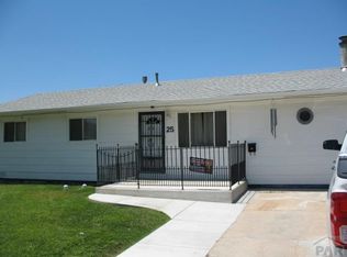 25 Dundee Ln, Pueblo, CO 81001