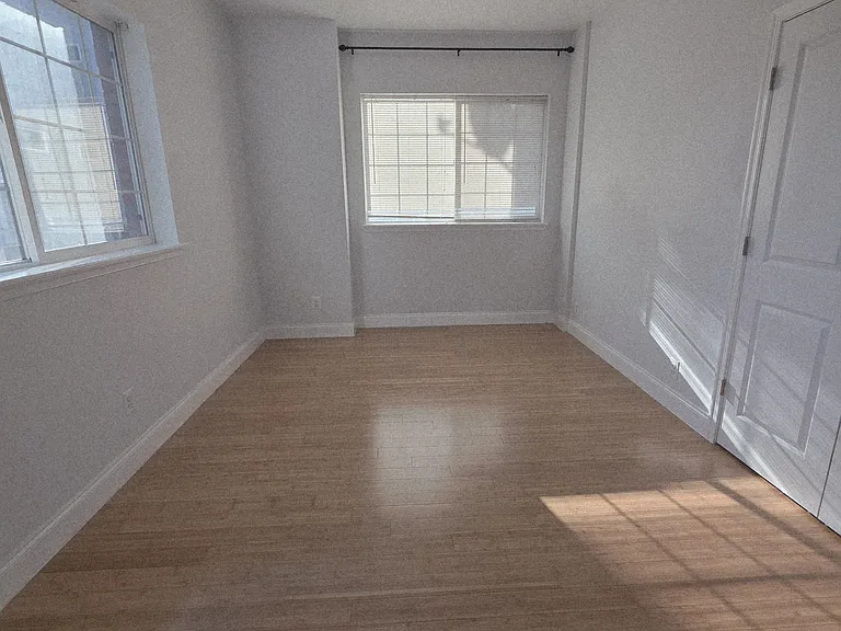 628-30 N 11th St #6 — Photo 8