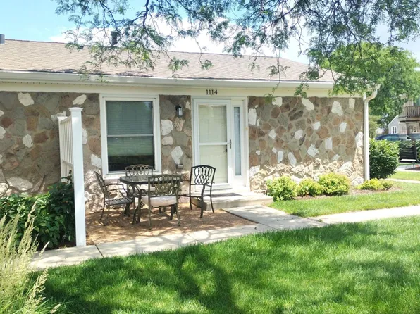 1114 Hampton Hbr, Schaumburg, IL 60193