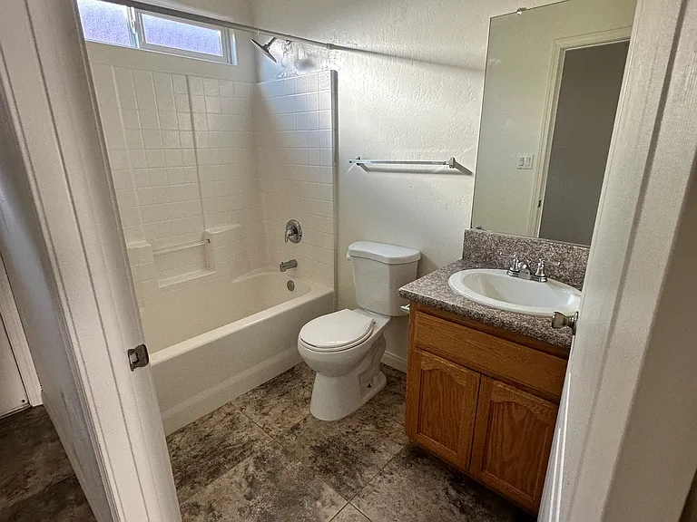 702 Clover Meadow Ct #B — Photo 5