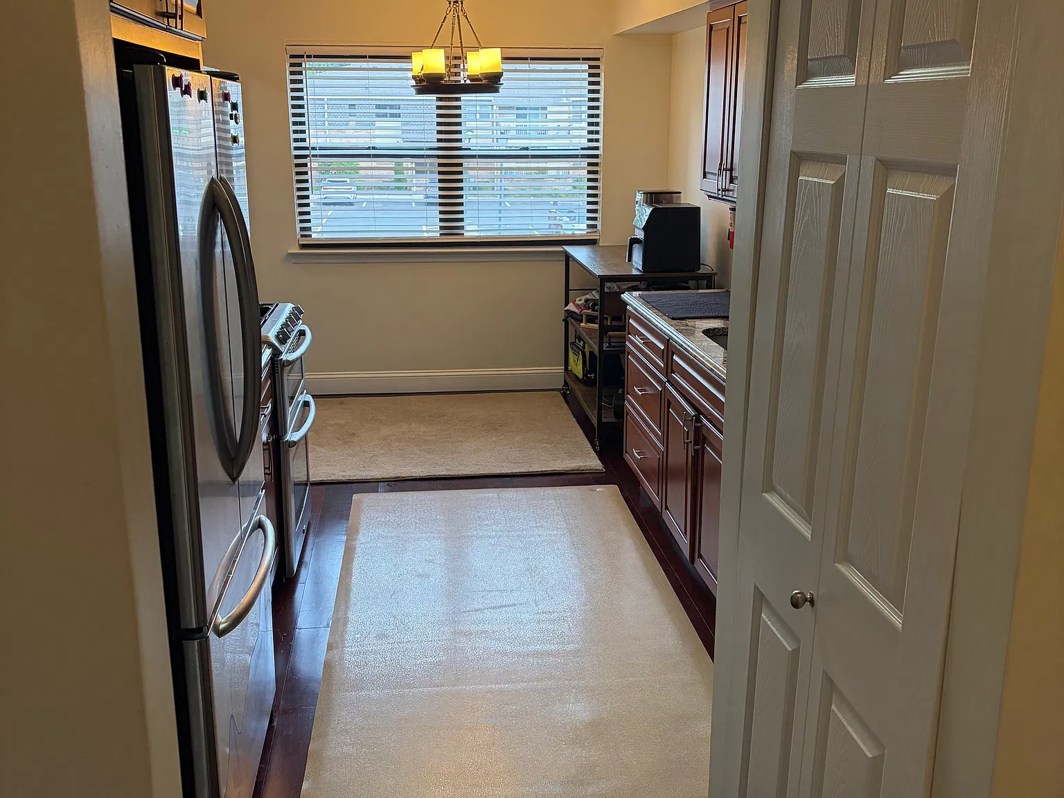 1 bed, 950 sqft, $2,100 — Photo 2