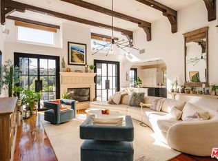 13551 Cheltenham Dr, Sherman Oaks, CA 91423