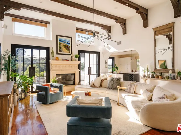 13551 Cheltenham Dr, Sherman Oaks, CA 91423