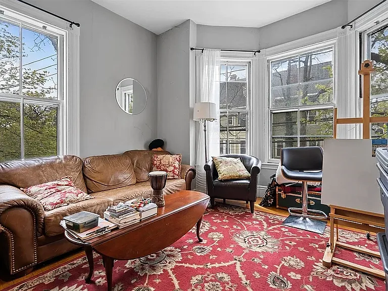 48 Spring Park Ave — Photo 4
