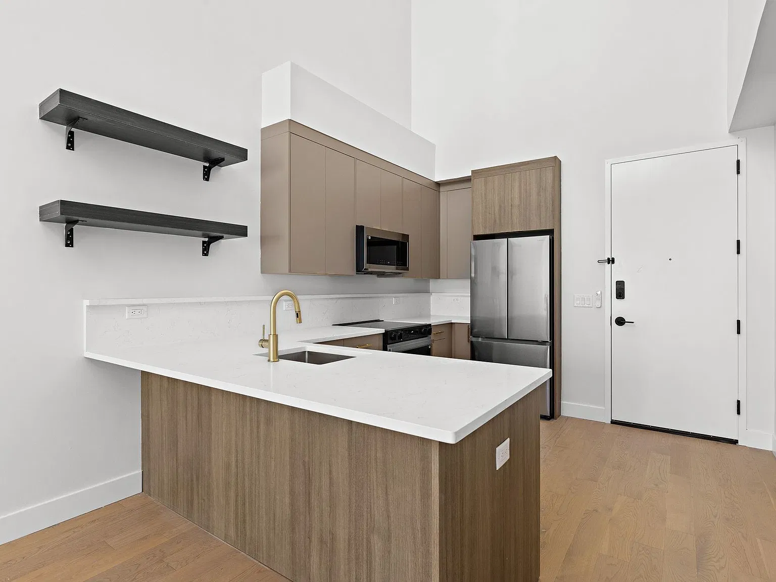2 bed, 2.0 bath, 1021 sqft, $3,200 — Photo 4
