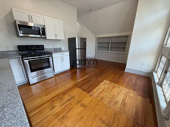 5th image of 1848 E 89th St #302