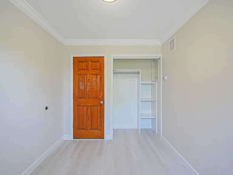 1072 Hicksville Rd — Photo 9