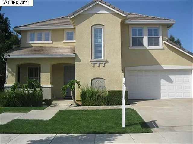 593 Lott Dr photo 1