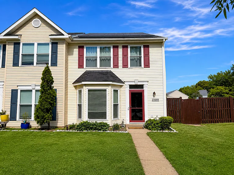22089 Saint Inigoes Ct — Photo 2