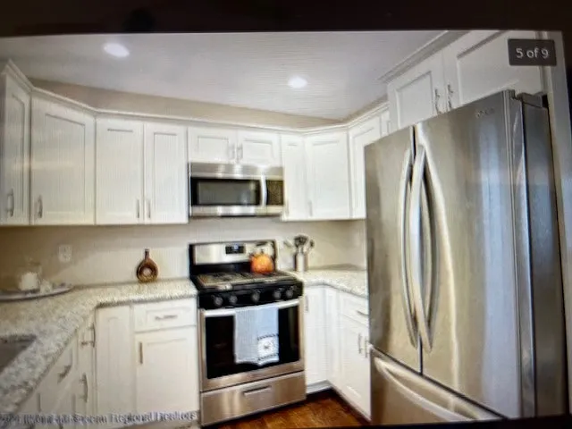 272 Hearn Ave — Photo 2