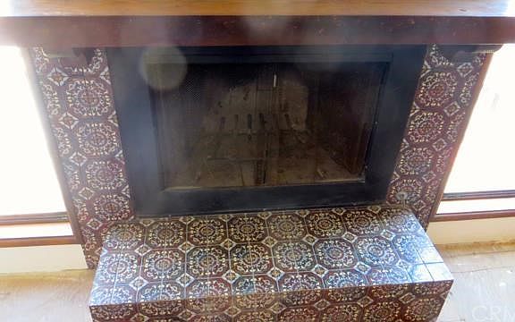 5th image of 383 E Whittley Ave