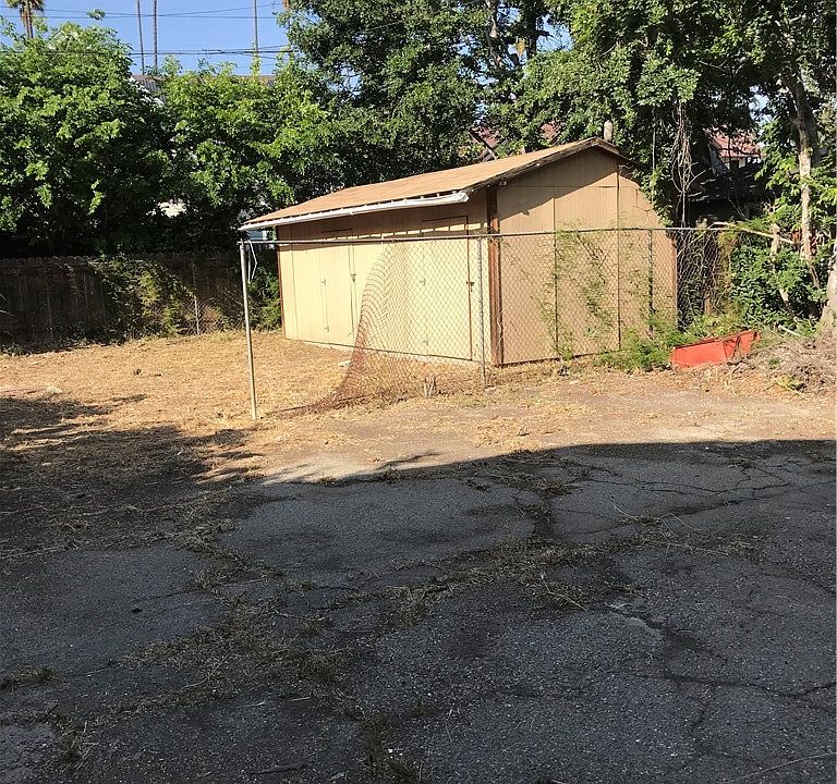 1st image of 4351 Victoria Park Pl