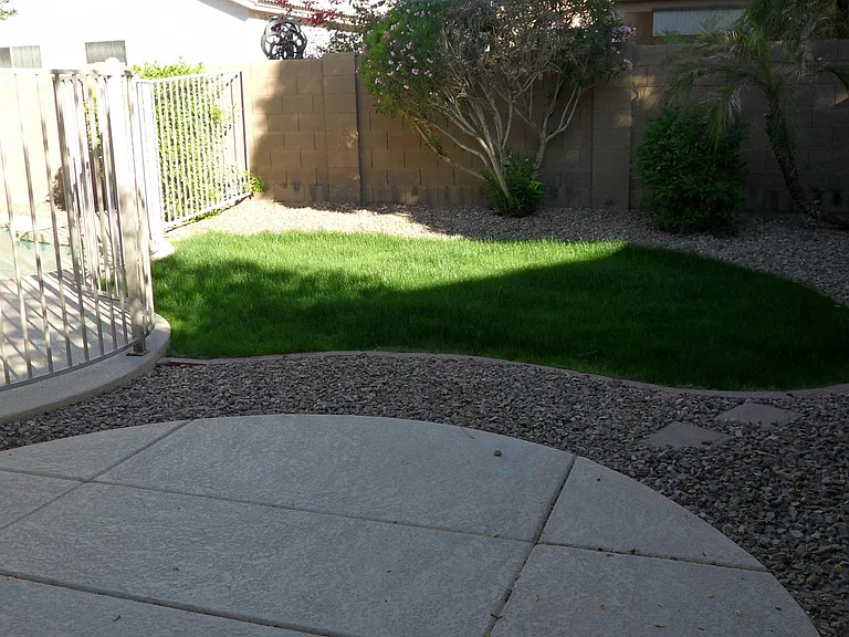 9008 W Quail Ave — Photo 26