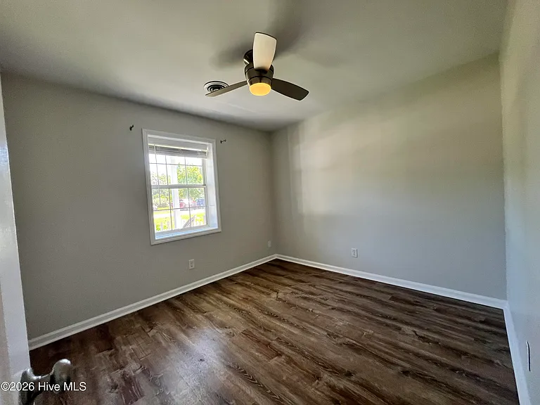 1093 Harbor Dr SW — Photo 7