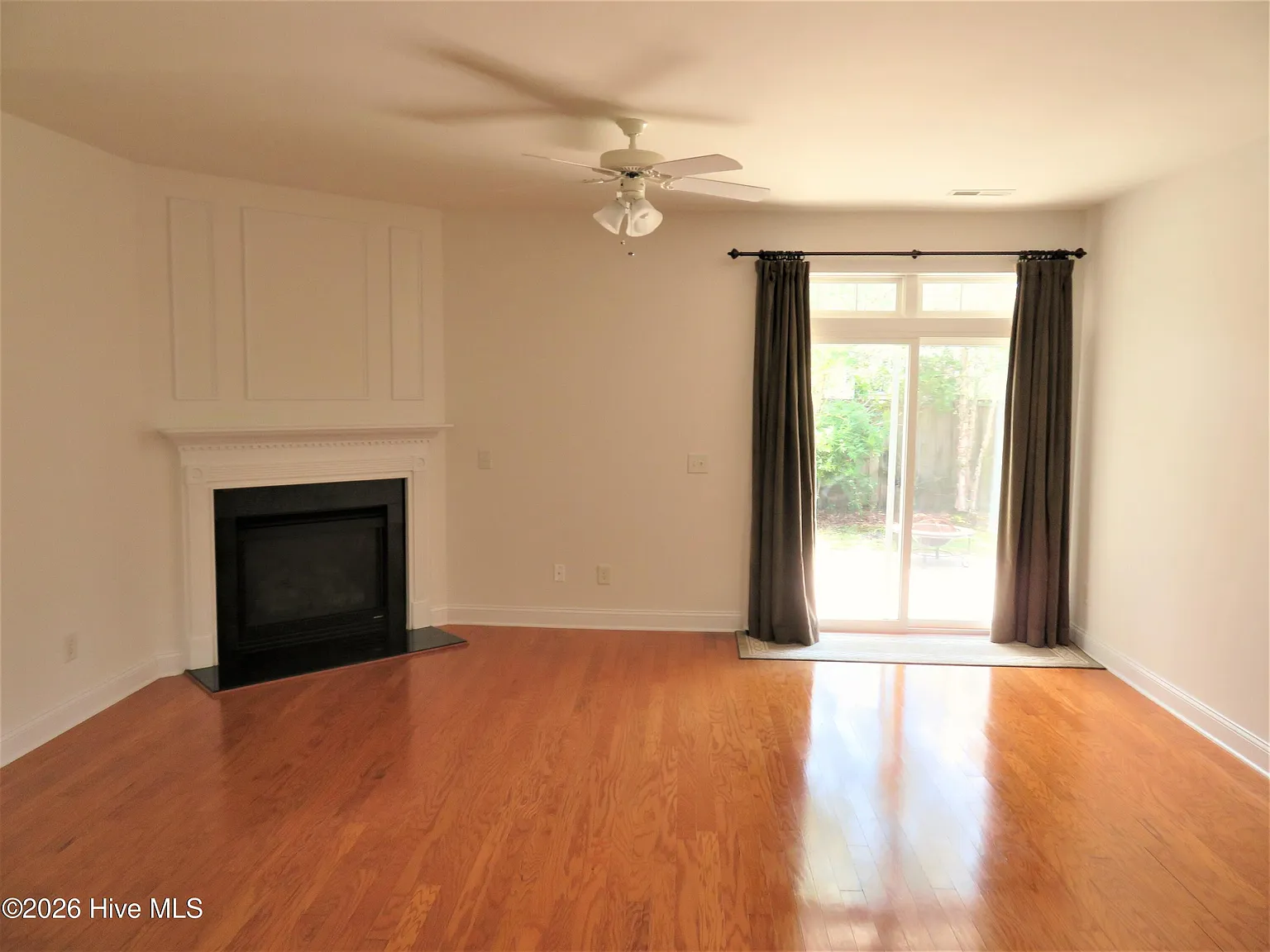3 bed, 2.0 bath, $2,250 — Photo 3