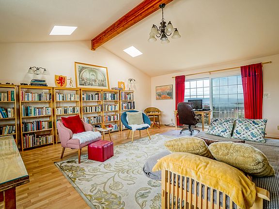 OCEAN VIEW - BED 1 & OFFICE